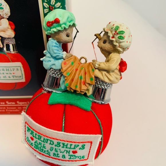 Enesco Treasury of Christmas You're Sew Special Christmas Ornament Best friends - Picture 7 of 9